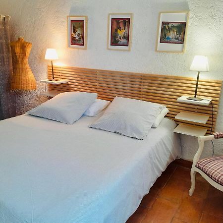 Le Mas Des Lavandes Bed and Breakfast Le Pegue Esterno foto